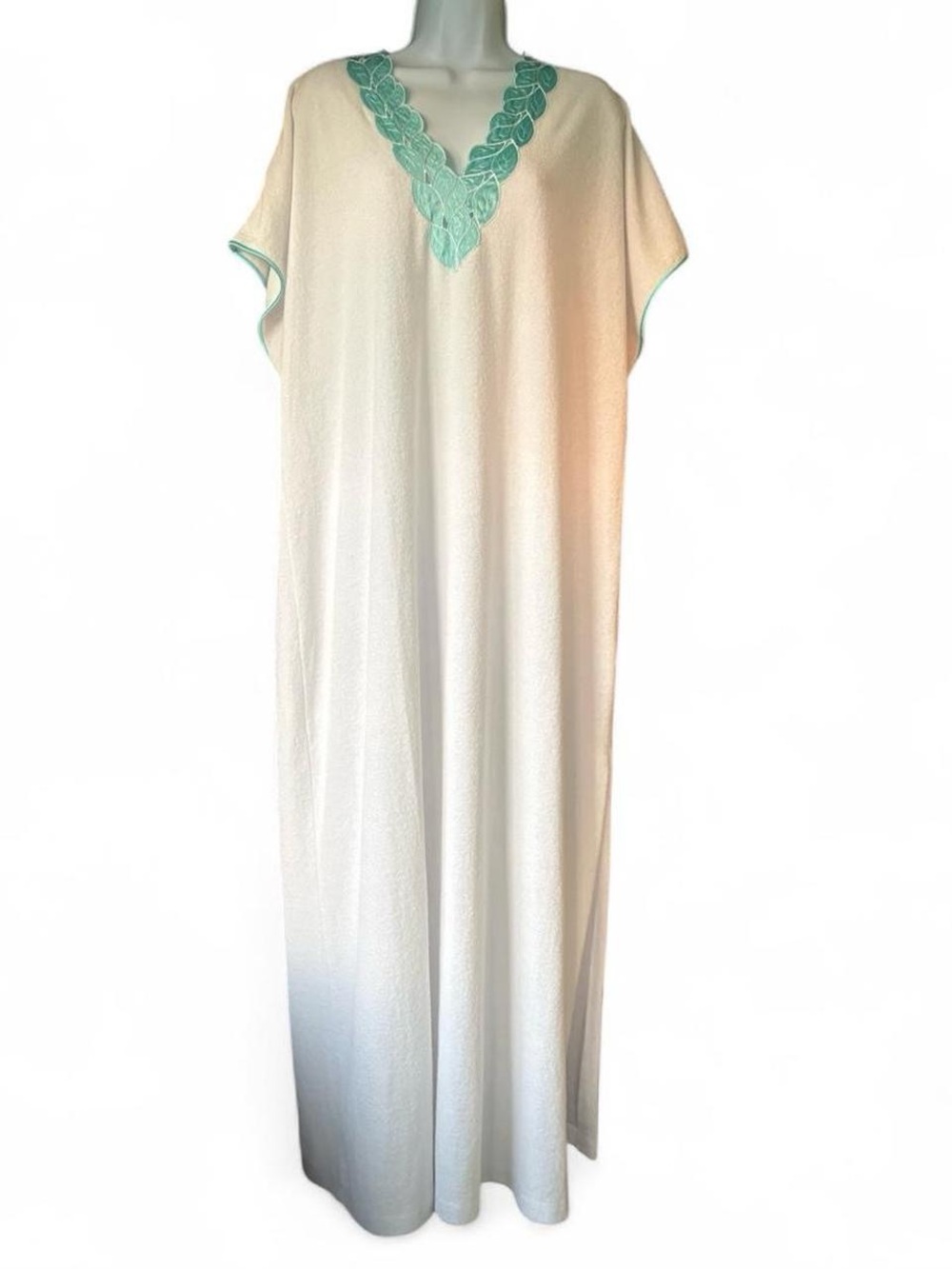 Vintage 1970s Floor Length Nightgown Large Maxi Cottage Retro Granny Sleepwear